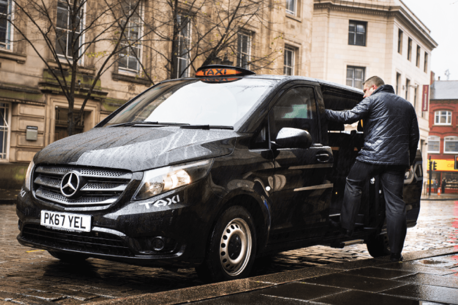 Airport-cabbie-Paul-is-flying-high-with-Ciceley’s-first-Mercedes-Benz-Vito-Taxi-gallery-02