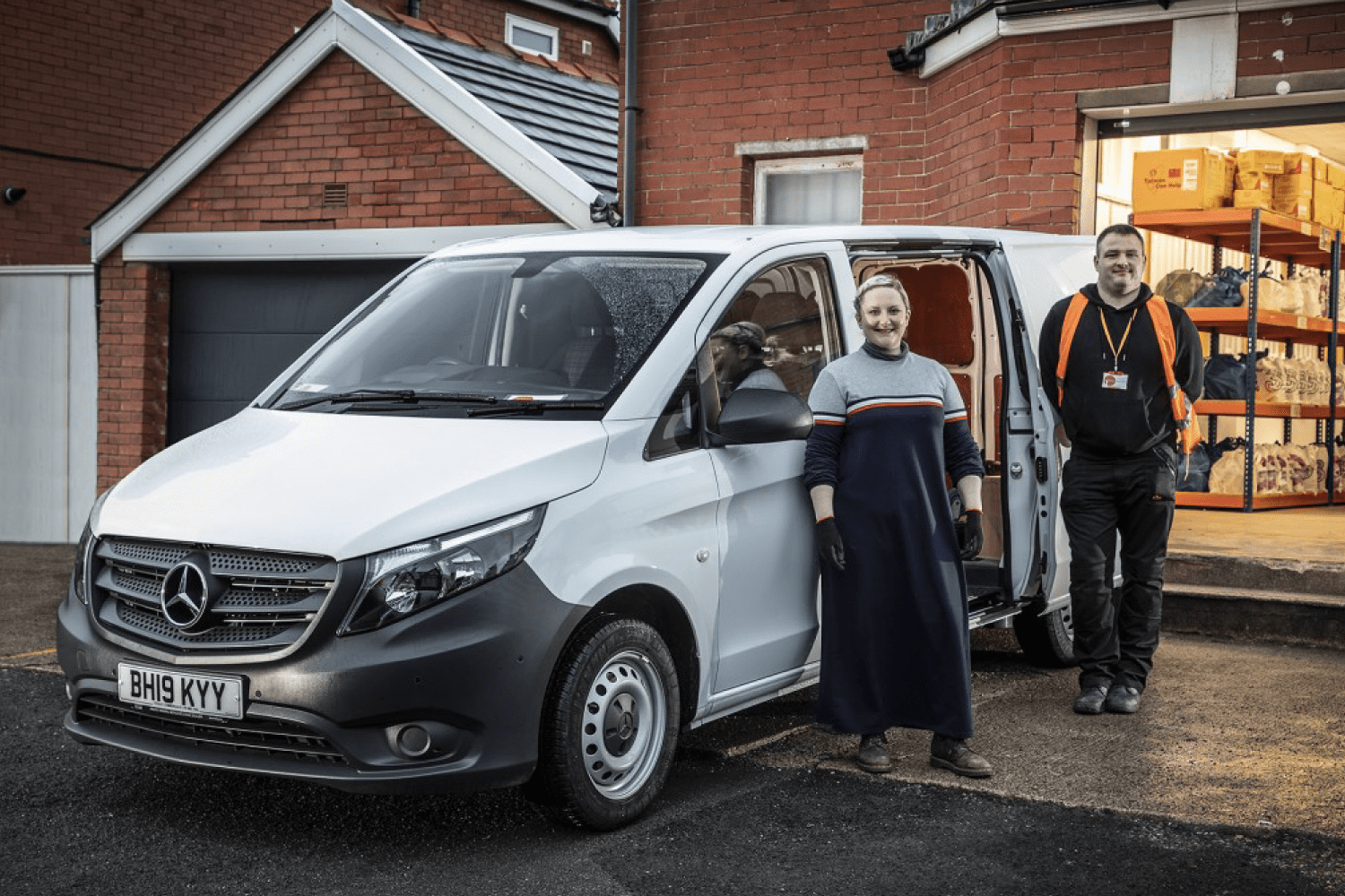 Blackpool-Food-Bank-posts-its-Approved-Used-Mercedes-Benz-Vito-to-the-relief-deliveries-front-line-gallery-02