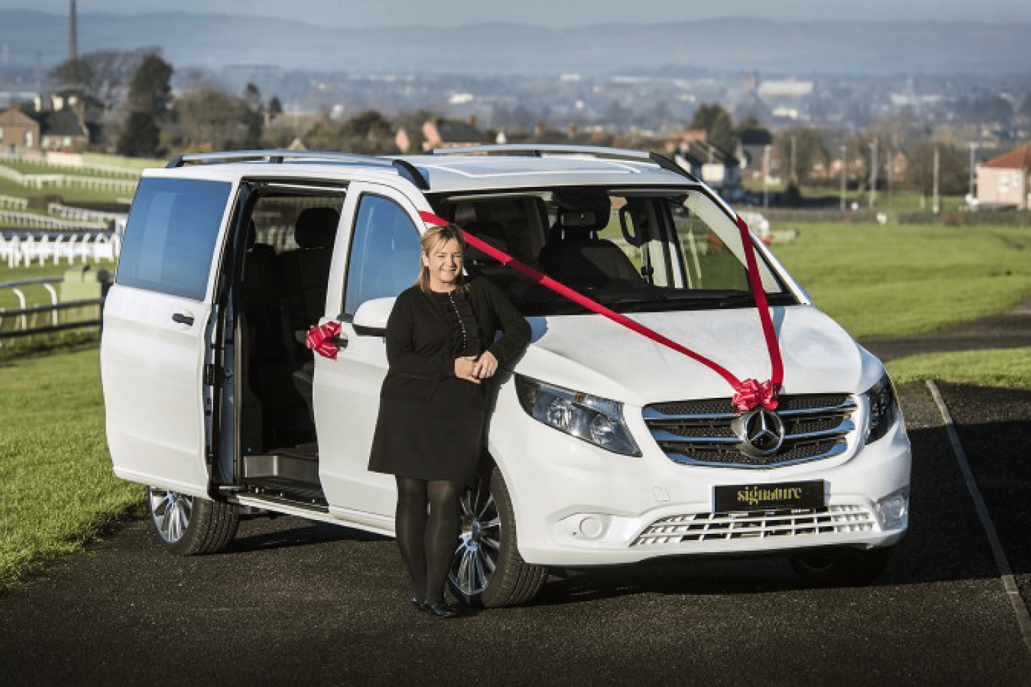 Signature-Cars'-new-Mercedes-Benz-Vito-‘gets-them-to-the-church-on-time’-gallery-02