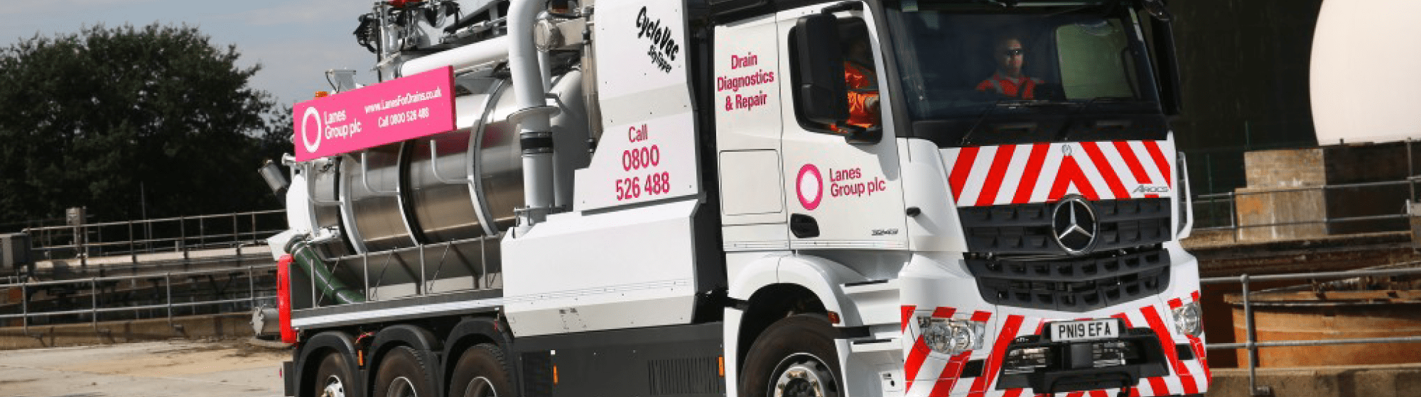 Manoeuvrable-Mercedes-Benz-Arocs-vacuum-tankers-clean-up-for-Lanes-Group-Plc-desktop