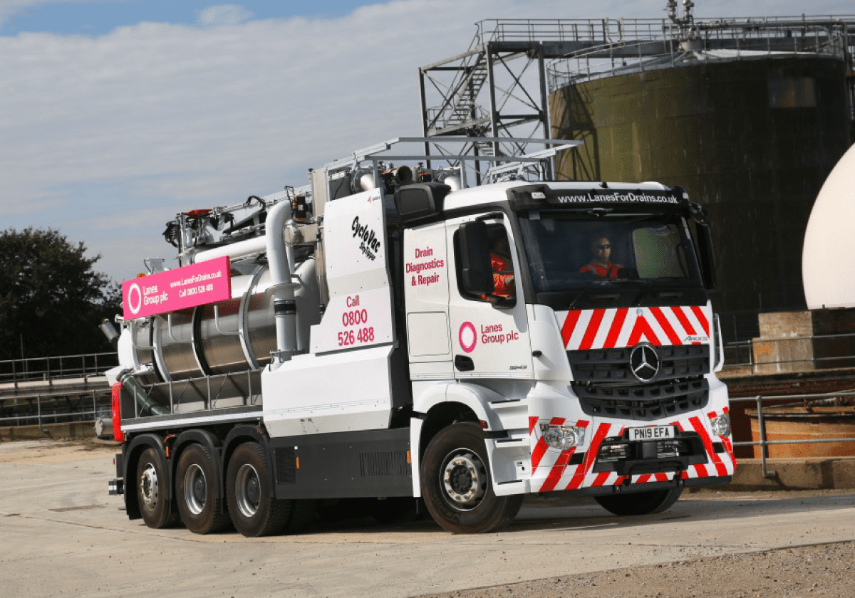 Manoeuvrable-Mercedes-Benz-Arocs-vacuum-tankers-clean-up-for-Lanes-Group-Plc-text-image
