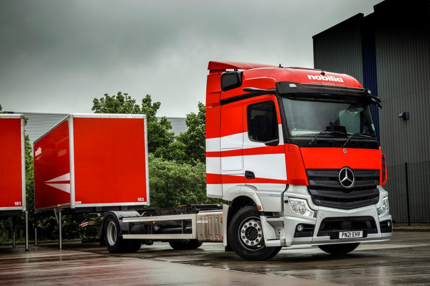 Nobilia-hails-its-‘magnificent-seven’-Mercedes-Benz-Actros-from-Ciceley-Commercials-gallery-03