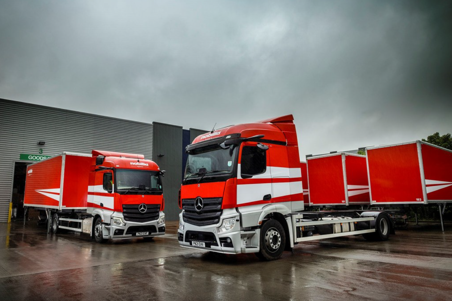Nobilia-hails-its-‘magnificent-seven’-Mercedes-Benz-Actros-from-Ciceley-Commercials-gallery-02